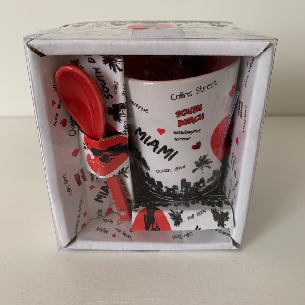 *LAST CHANCE* NWT Miami South Beach Cup and Spoon Set